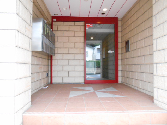 22/30 エントランス