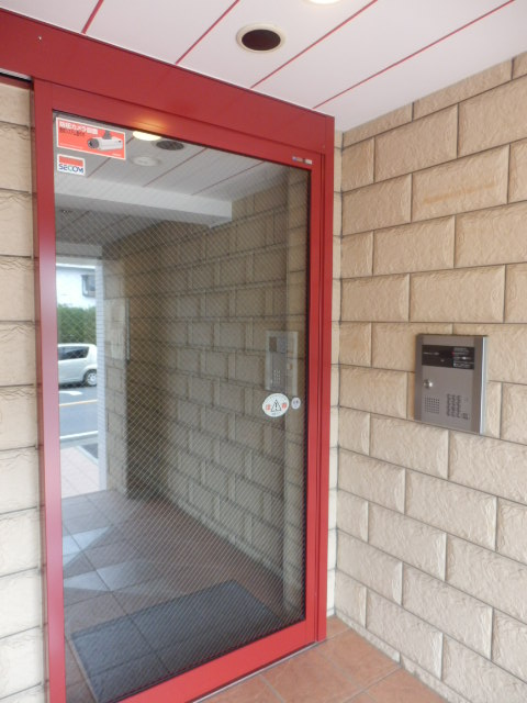 27/30 エントランス