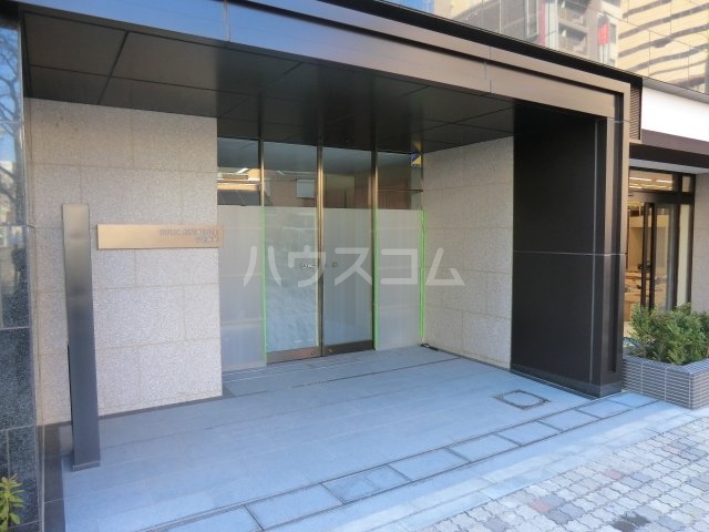 22/23 エントランス