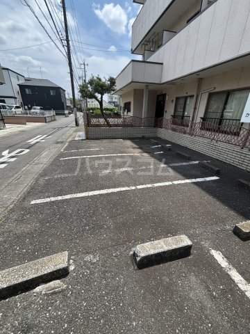 3/3 駐車場