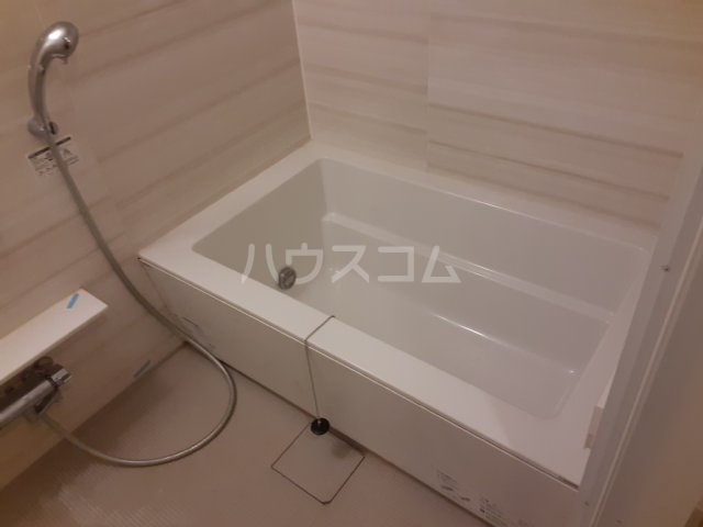 13/30 浴室