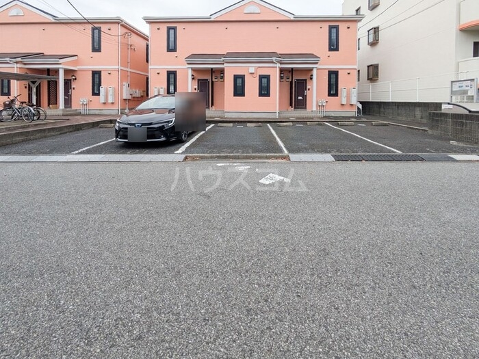 2/5 駐車場
