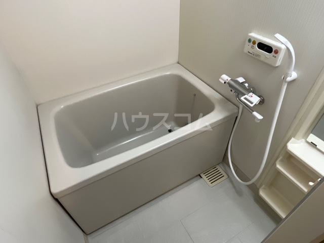 14/25 浴室