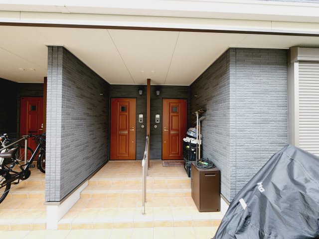 23/30 エントランス