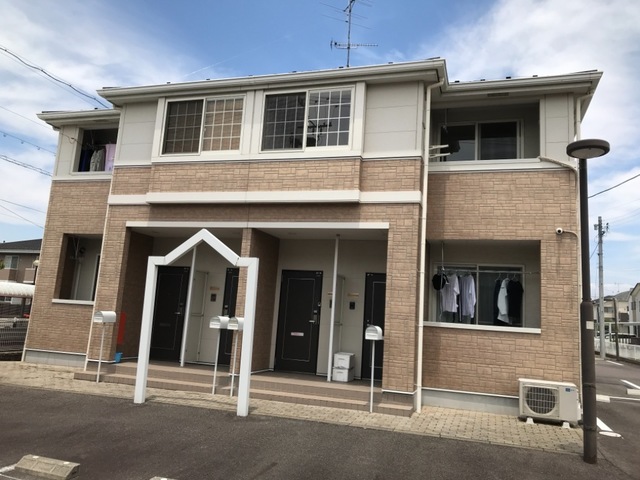 23/24 エントランス