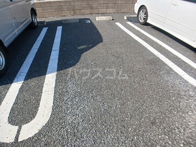 22/28 駐車場
