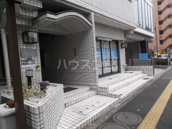 19/26 エントランス