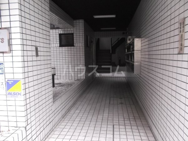 20/26 エントランス