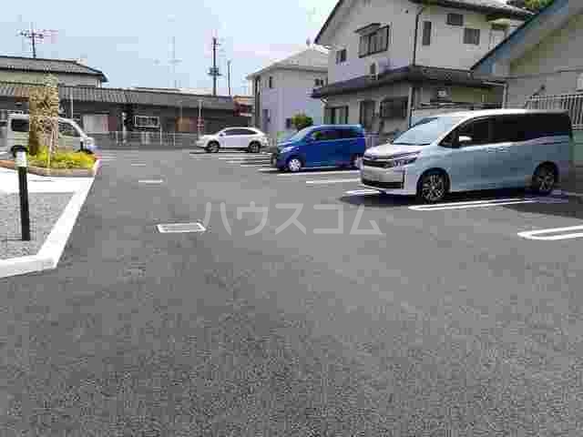 15/25 駐車場