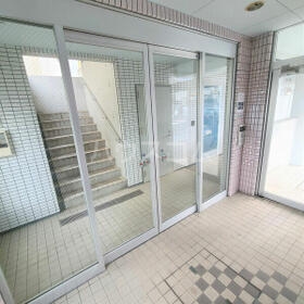 18/28 エントランス