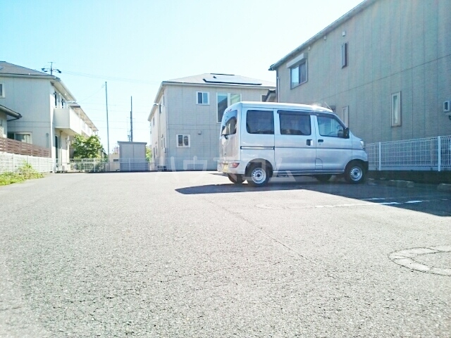 14/23 駐車場