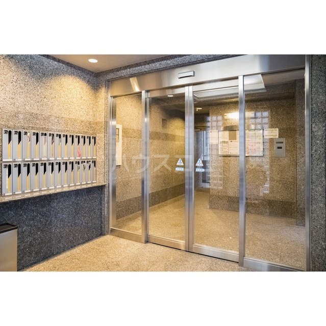 17/18 エントランス