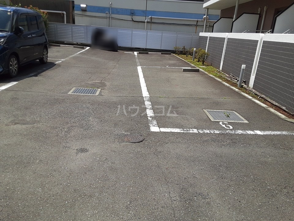 17/27 駐車場