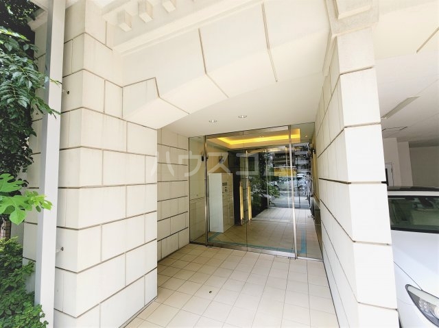 20/27 エントランス