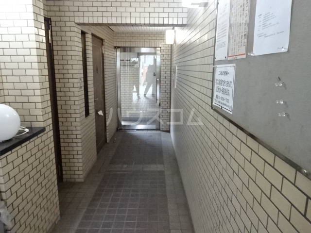 23/26 エントランス