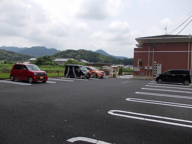 18/26 駐車場