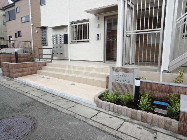 17/25 エントランス
