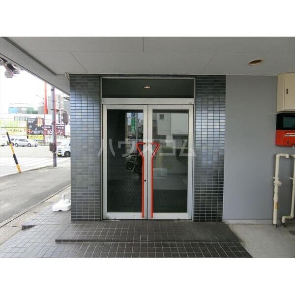 14/17 エントランス