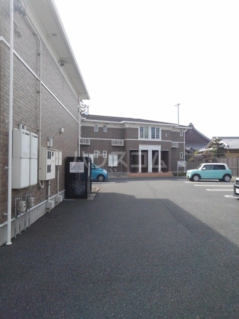 15/23 駐車場