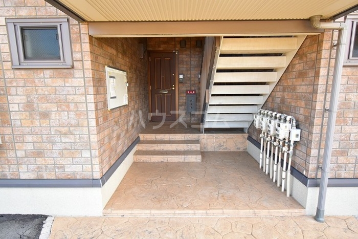 16/21 エントランス