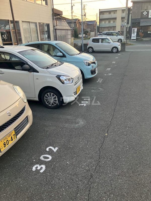 25/30 駐車場