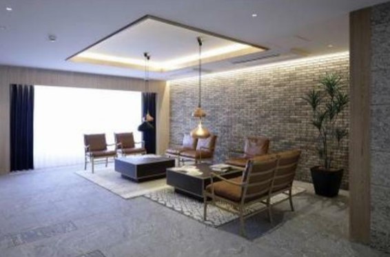 16/21 エントランス