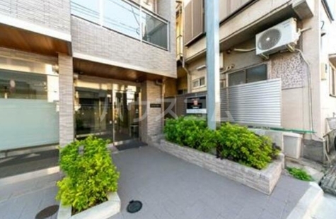 21/23 エントランス