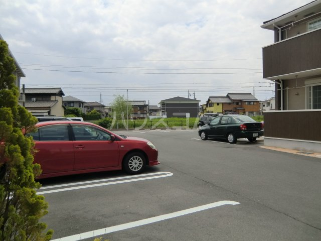 2/3 駐車場