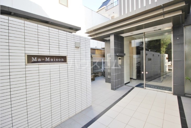 2/3 エントランス