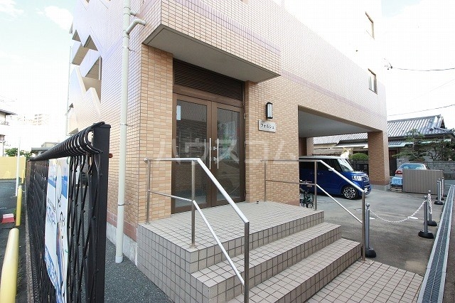 19/25 エントランス