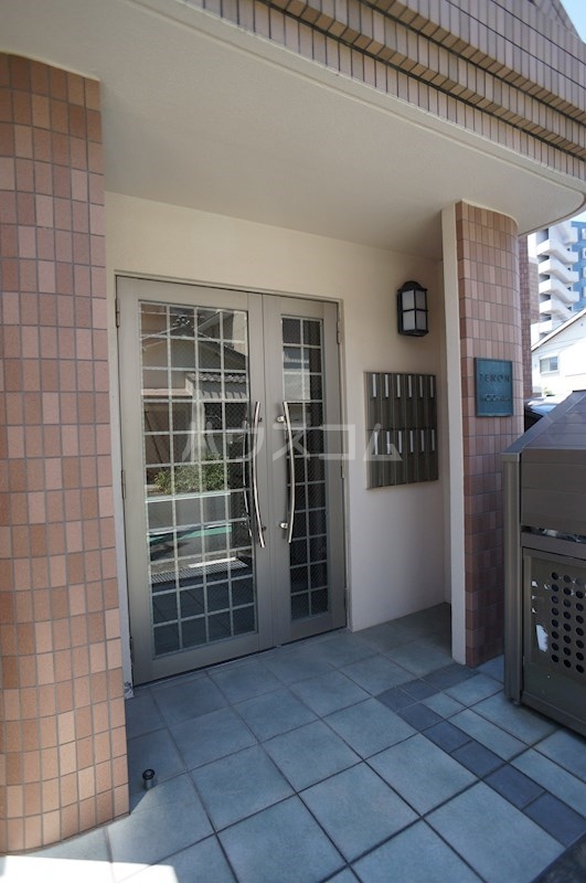 16/22 エントランス