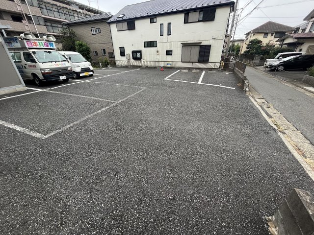 28/30 駐車場