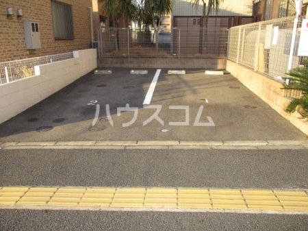 16/23 駐車場