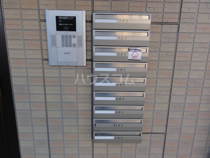 13/16 エントランス