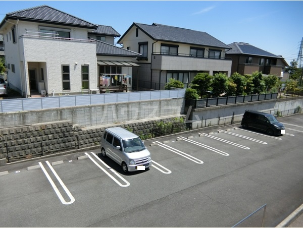 16/22 駐車場