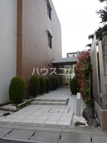 22/22 エントランス