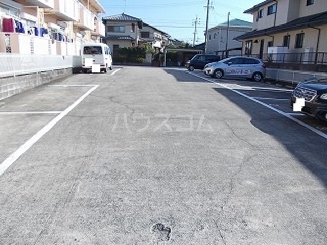 13/21 駐車場