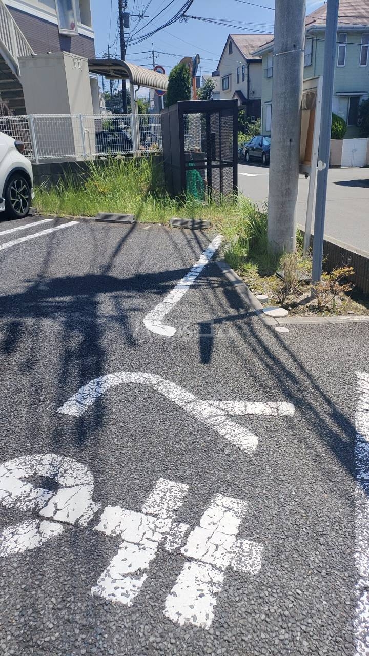 27/30 駐車場