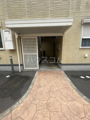 24/30 エントランス