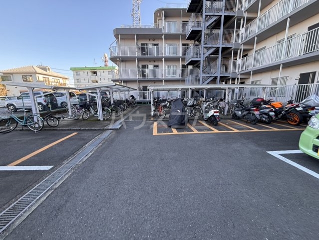 28/30 駐車場
