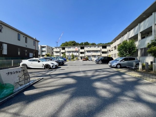 16/25 駐車場