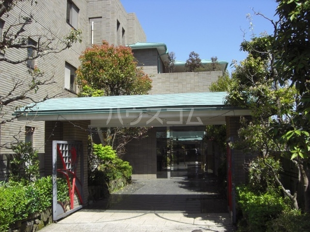 20/26 エントランス