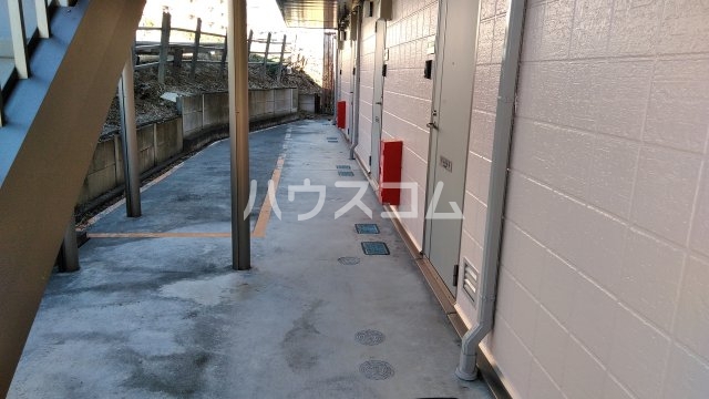 23/30 エントランス