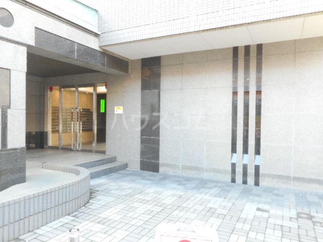 17/26 エントランス