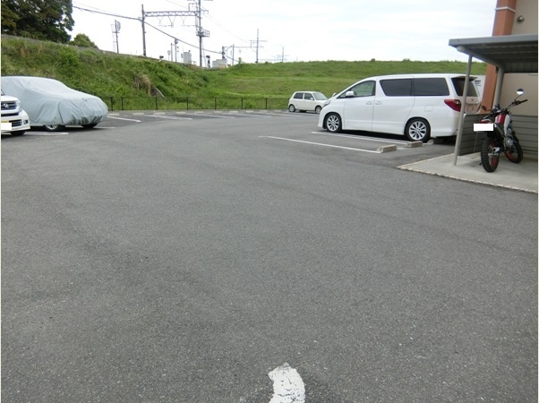 22/28 駐車場