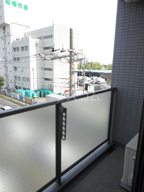 13/30 バルコニー