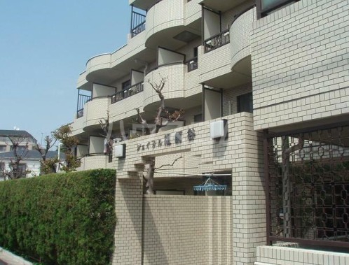 13/22 エントランス