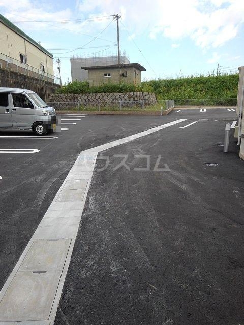 15/15 駐車場