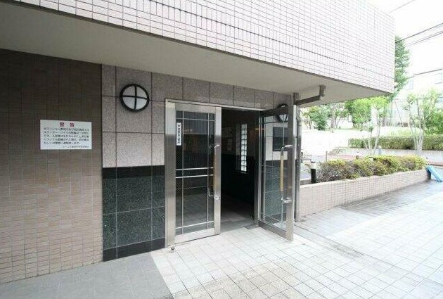 14/18 エントランス