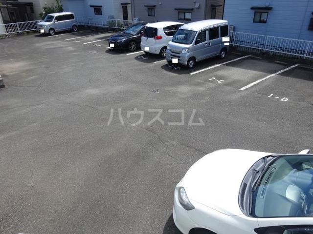 15/15 駐車場